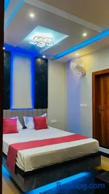 Blue hill hotel - Image 1