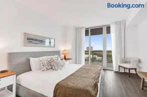 Ocean and Canal View Condo Resort Hallandale 1006 - Image 1
