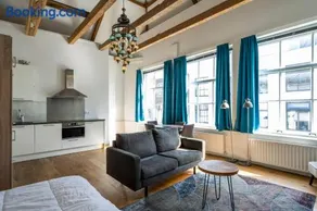 Barbera Guesthouse Hotel Apartments - Experience local life in the Old Centre - Image 5