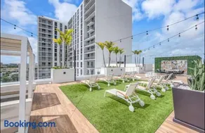 Charming 3-Bed Mins from Brickell With Free Parking - Image 2