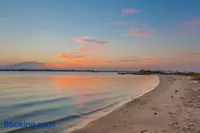 Bayside Resort - Image 2