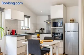 Superbe Appartement avec Terrasse en Centre Ville - Image 5