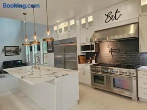 The Woodlands Benjis Place - Image 1