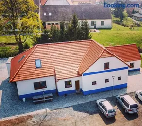 Čechův dvůr - Image 1
