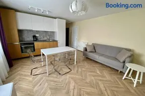 Cozy Modern One Bedroom - Image 1