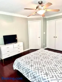 2BR-2BA Near Concord Mills - Backyard - Workspace - Image 3