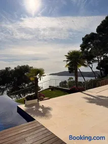 Blueview Villa - Image 3