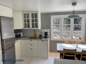 Avskilt nyrenoverat hus på stor naturtomt med närheten till både Visby och havet - Image 2