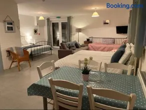 Mill House Studio Apartment - Image 2