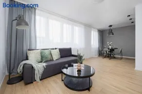 Modern and Bright Apartment with Parking Perfect for Remote Working by Noclegi Renters - Image 1