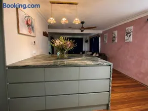 Camellia Hideaway - Image 5