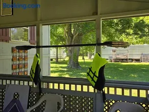 Wood Stove, Fire Pit, Grill & 2 Mins to River - Image 1