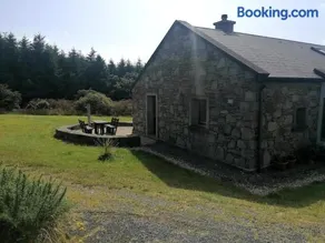 Cheerful 3 bedroom cottage with open fire - Image 1