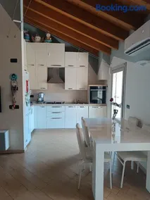 Stylish Central Flat near Station -La casa Di Abby - Image 1