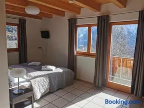 Double room, shower, toilet, balcony - Image 5