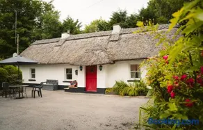 Longford Holiday Kitty Kiernan's Self Catering Thatch Cottage - Image 1