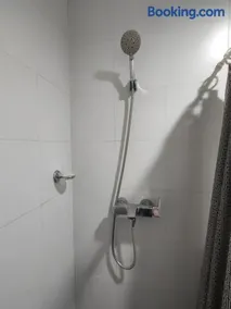 Lowest Room Rate in Makati with fast wifi and view - Image 5