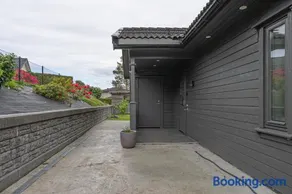 Family home with three bedrooms In Ålesund - Image 2