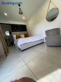 DOMIN LUXURY SUITES - Image 1