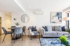 Stylish 2BR, 1BA Apartment with Balcony & Parking - Image 2