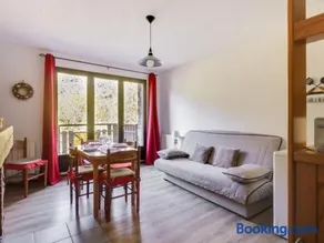 Appartement T3 Duplex 6 Pers. avec Cheminée et Balcon à Esquièze-Sère - FR-1-402-70 - Image 1