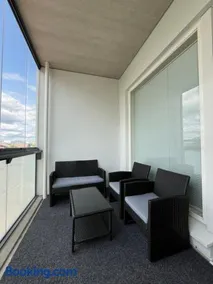 Quiet home in center WiFi, parking, balcony - Image 2