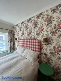 Matchbox Cottage - Image 5