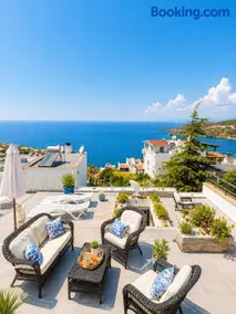 Stunning 3-Bedroom Sea View Villa with Private Pool, Garden & BBQ in Yalıkavak, Bodrum - Image 4