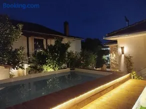 Oneiropetra Luxury House - Image 1