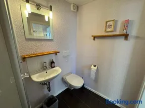 Gemütliches City-Apartment mit Kitchenette & Café im Haus - Image 3
