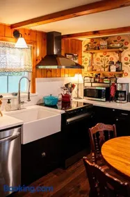 Hot Tub, Wood-burning Fireplace and 4 acres of Forest in Margaretville - Image 2