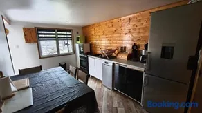 Maison chaleureuse avec parking gratuit sur place - Image 3