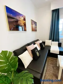 Apartamento en C/ León y Castillo (C/ Real) Centro de Arrecife - Image 2