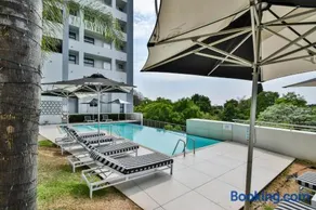 Menlyn apartment with ensuit Regency Hotel - Image 4