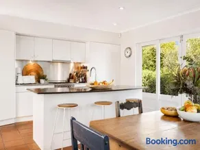 Neutral Bay Family Haven - Pool & Pizza Oven - SPRU1 - Image 1