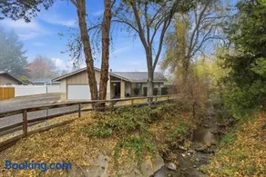 Stay in the heart of Medford - Image 4