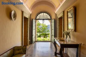 Exclusive Apartment-1844s Frescoes- Centuries old park- Peacocks- Villa Mastrangelo - Image 3
