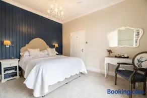 Baskerville House - Image 5