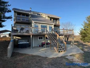 Haven @ the Lake | Hot Tub | Fire Pit| Lake View - Image 4