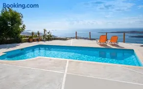 Charming House in Paros, 90 m² with Shared Pool - Image 2