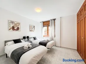 Barthe Holidays I Gran apartamento en el pueblo de Pal 8PAX I Balcon con vistas - Ideal para familias o grupos I Rider - Image 3
