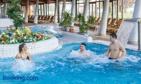 Deluxe Thermal Resort - Image 2