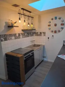 Maison avec terrasse et jardin - Image 3