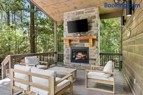 The Rustic Repose - Hot Tub - BBQ - Pets - Image 2