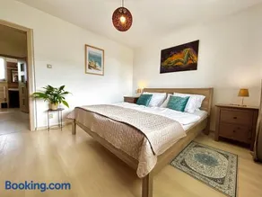 Samaria Central Apartment - Image 1