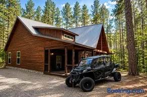 Luxury Cabin with Sauna Hot Tub PS5 and Arcade - Image 1