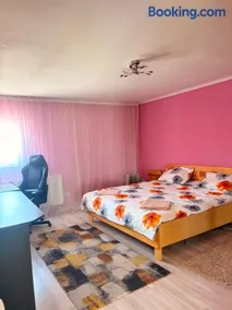Holiday House - Image 1