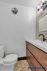 Roland park Customized Apartment - Image 2