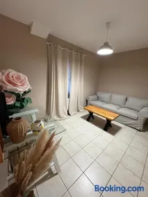 Listing, one bedroom MT Family - Image 1