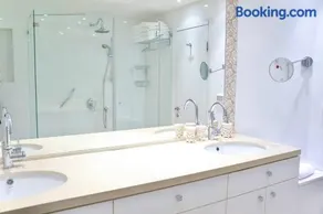 Daniel Hotel - Residence Seaside Luxury Flat - Image 2